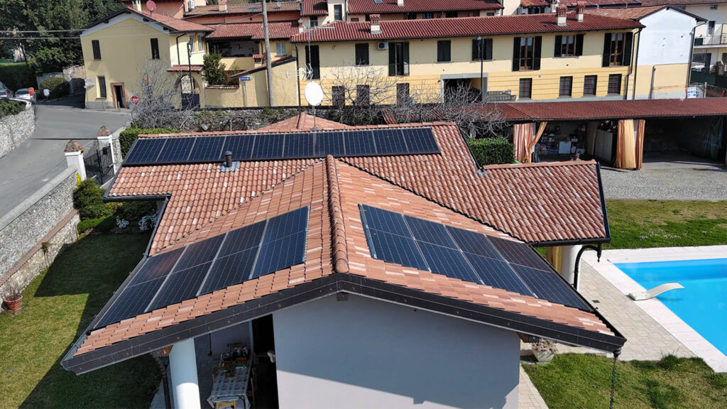 Impianto fotovoltaico SPL Energetica da 10,14 kW installato a Erbusco, in provincia di Brescia.