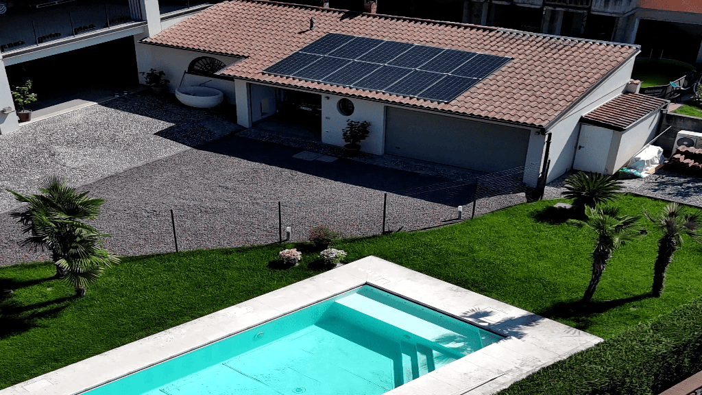 Impianto fotovoltaico casa da 4,68 kw installato su una villa.